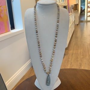 Agate bead necklace with stone pendant